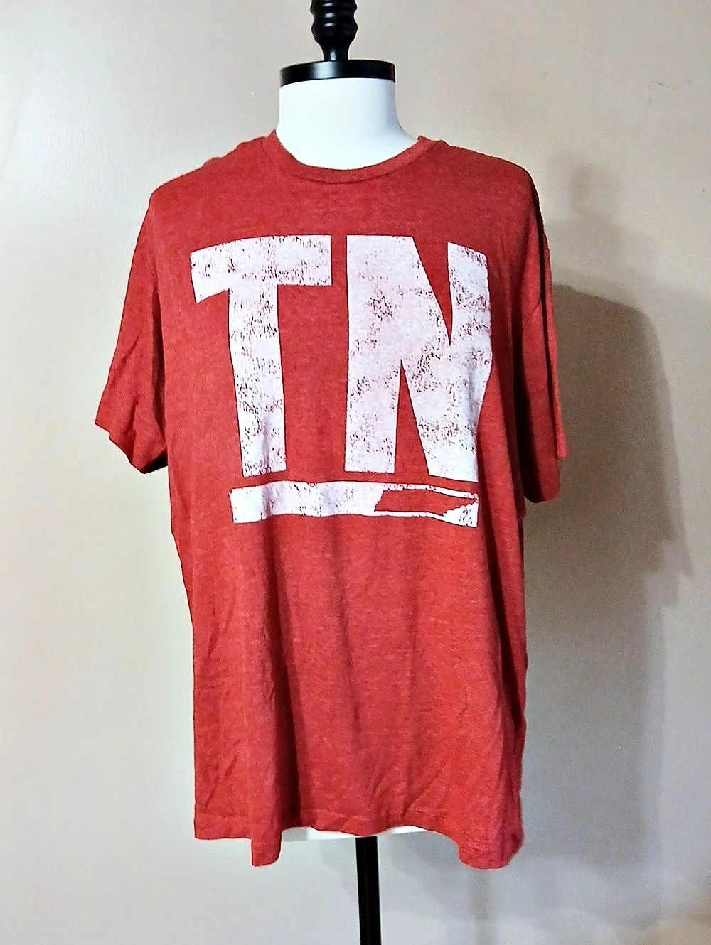 Graphic Short Sleeve Tee in Red Like New